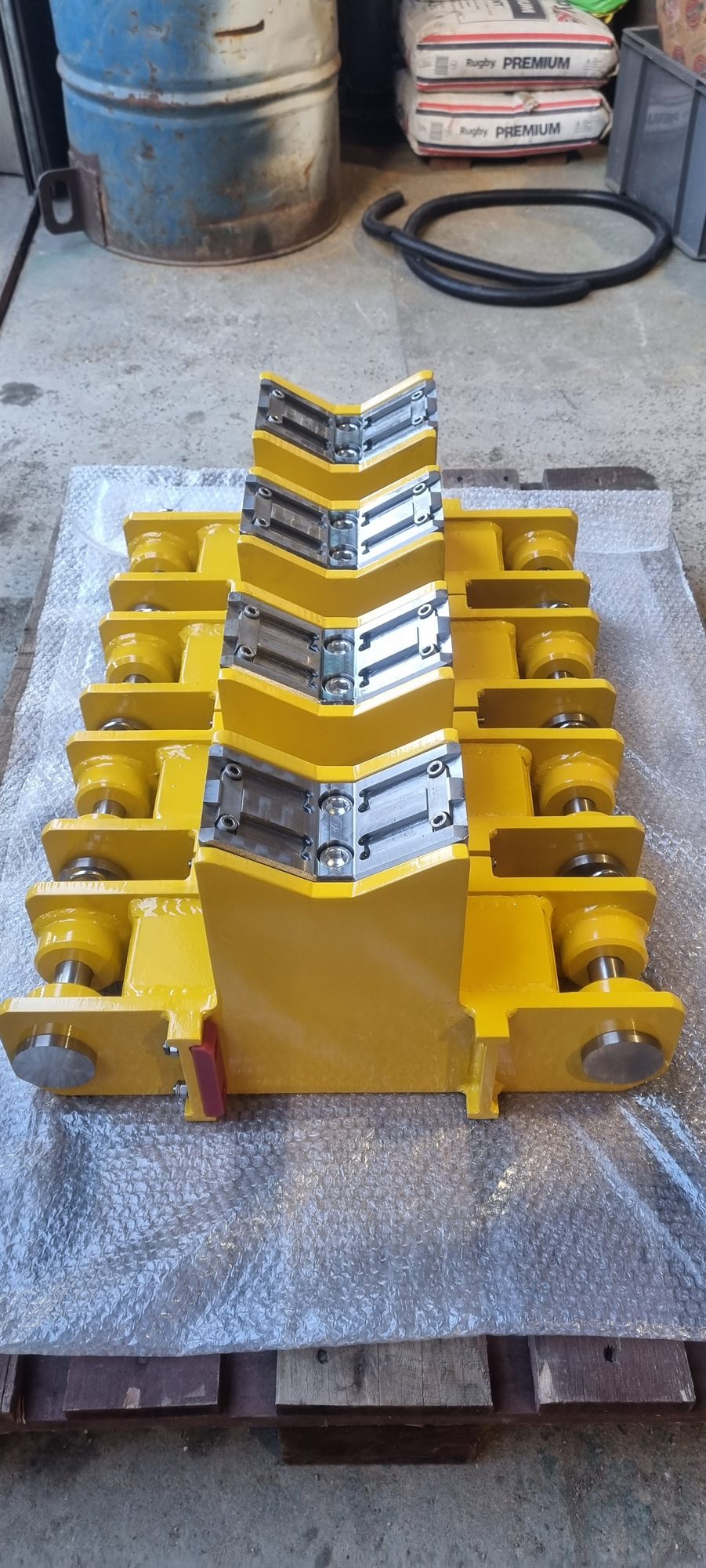 Subsea gripping and clamping system